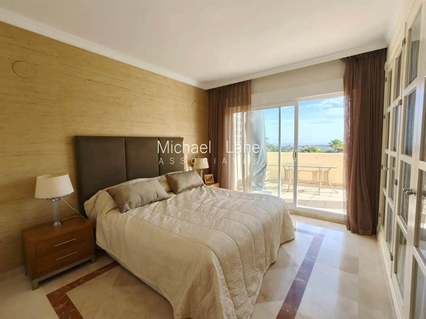 Dormitori de Àtic en venda en Sotogrande amb Aire condicionat, Terrassa i Traster