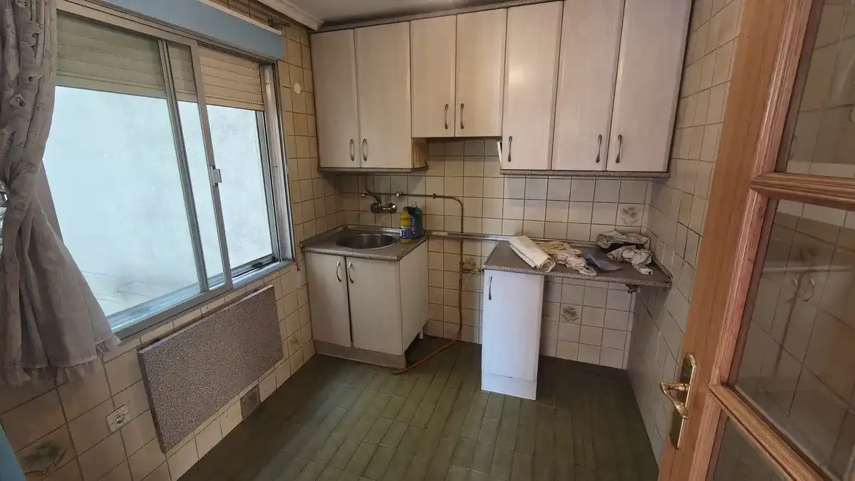 Kitchen of Flat for sale in Turleque  with Heating