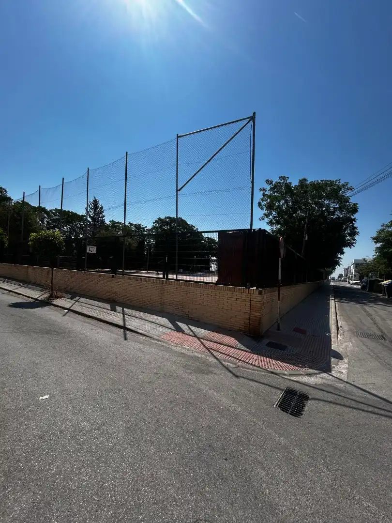 Vista exterior de Pis en venda en Los Palacios y Villafranca amb Aire condicionat, Traster i Balcó
