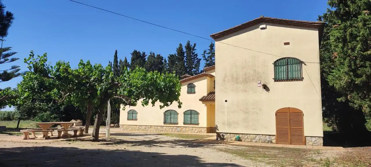 Vista exterior de Finca rústica en venda en Riudoms amb Calefacció, Jardí privat i Piscina