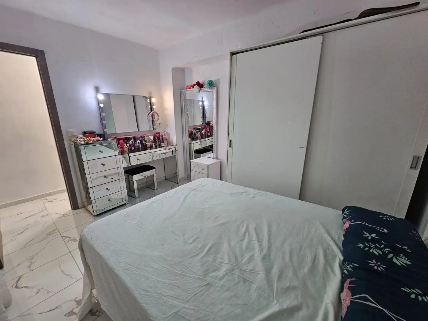 Habitación de Piso en venta en Valencia con Aire acondicionado, Amueblado y Balcón