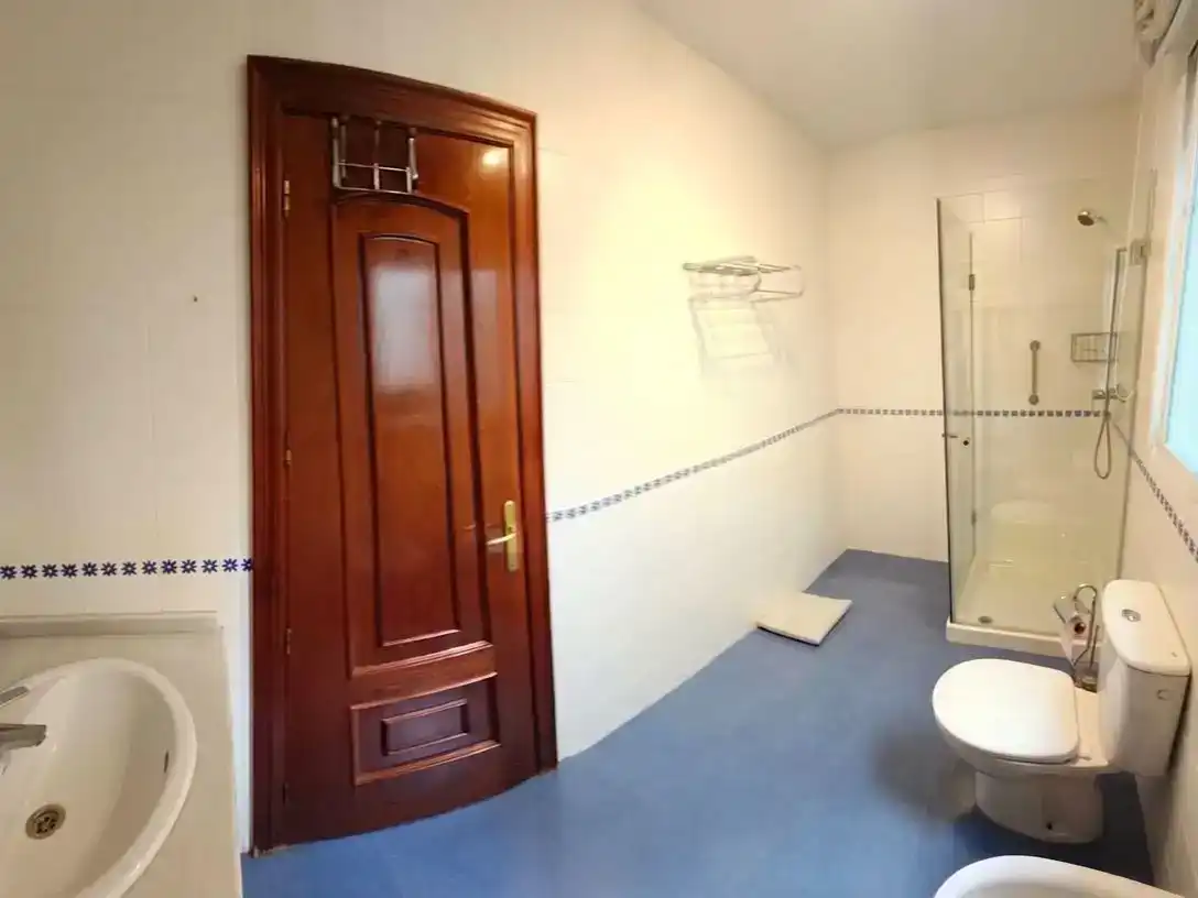 Bany de Pis en venda en  Jaén Capital amb Aire condicionat
