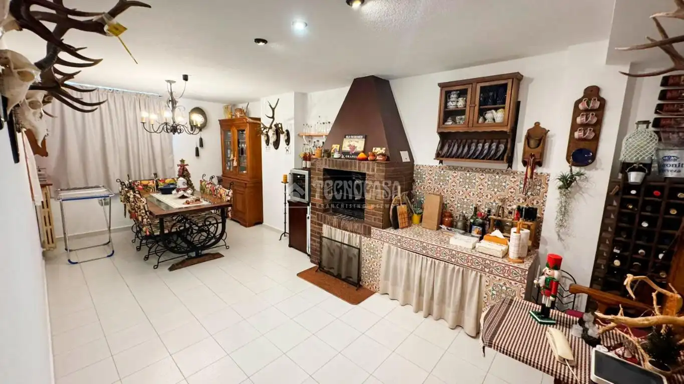Cocina de Casa adosada en venta en Zaragoza con Aire acondicionado, Terraza y Piscina comunitaria