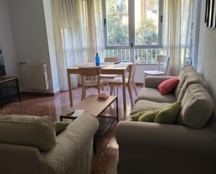 Sala d'estar de Apartament de lloguer en  Valencia Capital amb Aire condicionat, Moblat i Forn