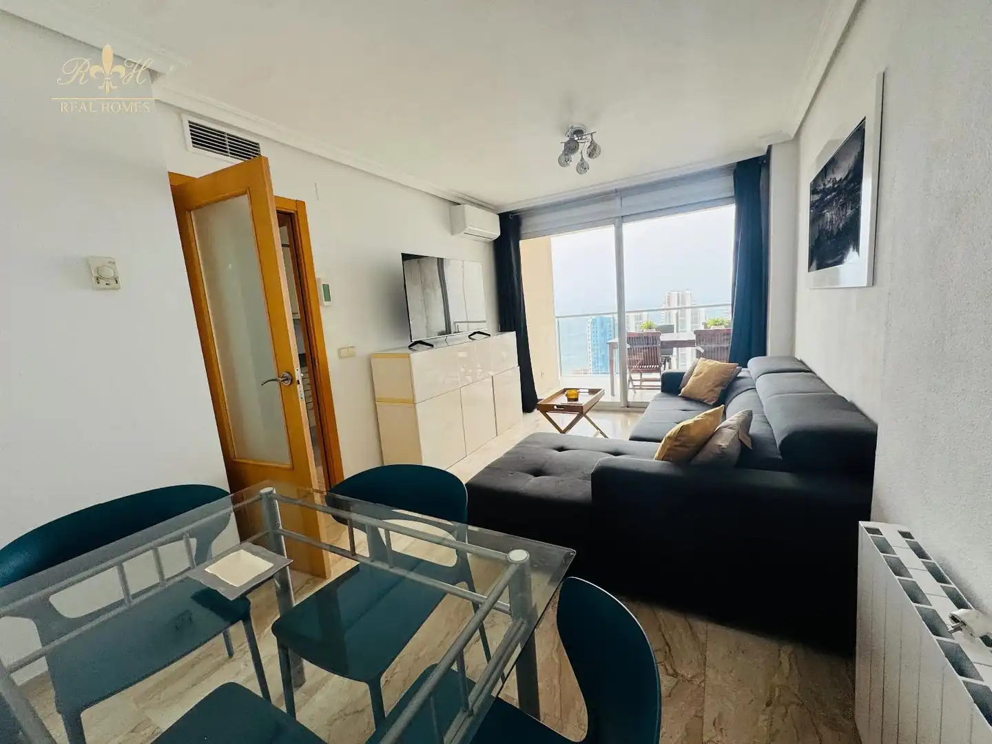 Wohnzimmer von Wohnung zur Miete in Benidorm mit Klimaanlage, Heizung und Schwimmbad