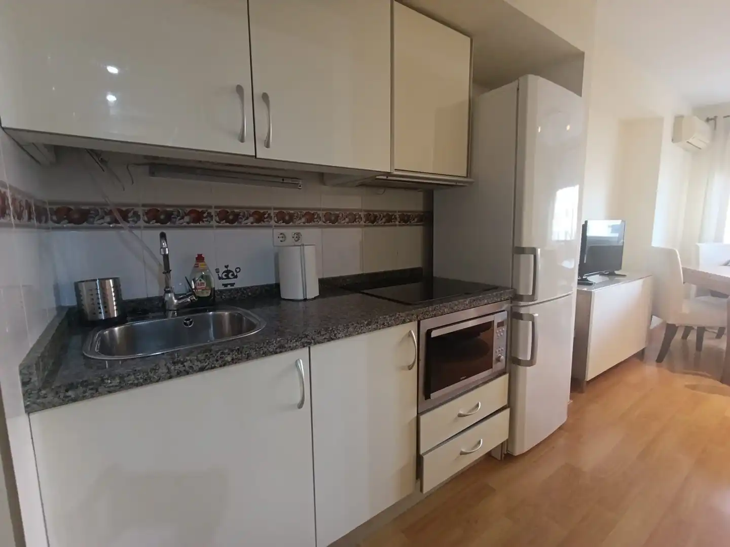 Cocina de Apartamento de alquiler en Málaga con Aire acondicionado y Amueblado