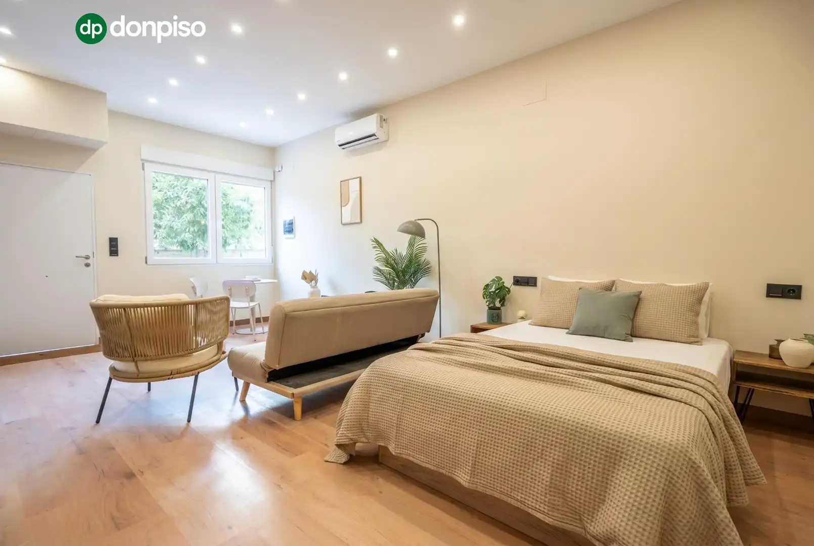 Habitación de Loft en venta en Granada con Aire acondicionado, Calefacción y Amueblado