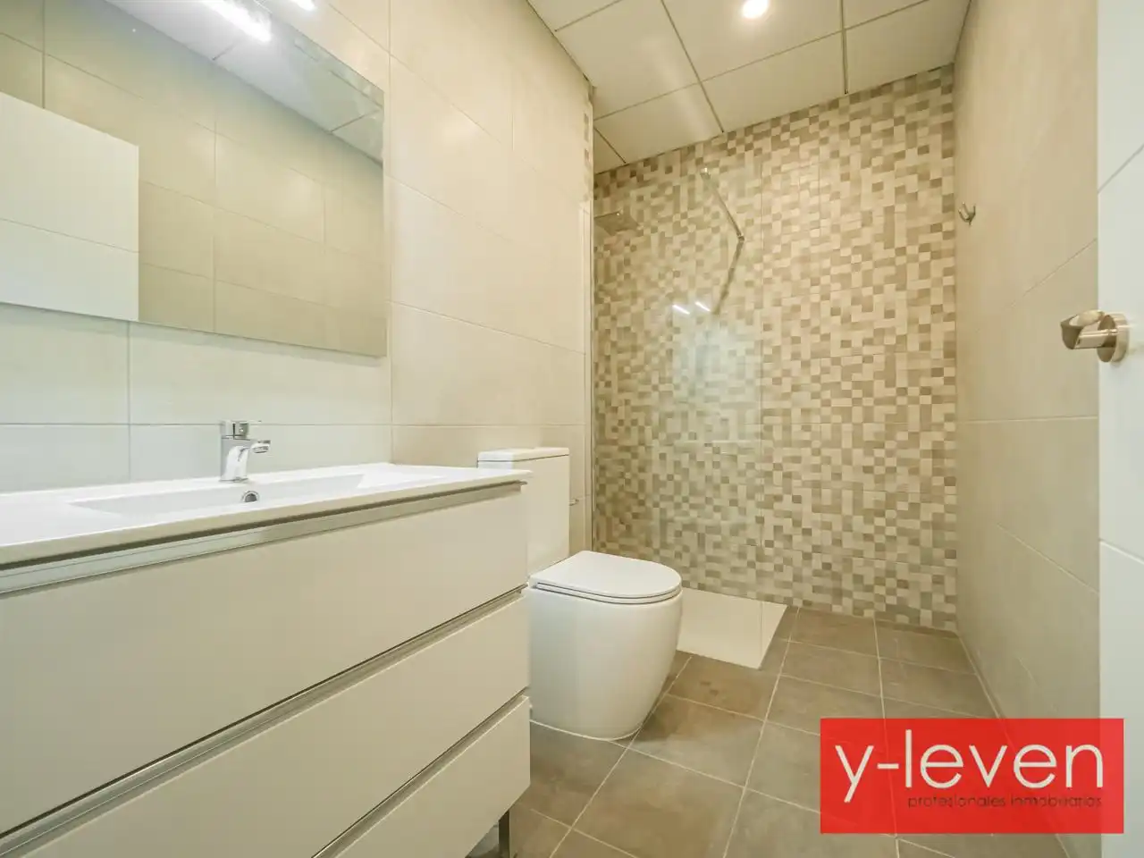 Baño de Planta baja en venta en Málaga con Aire acondicionado, Calefacción y Piscina comunitaria