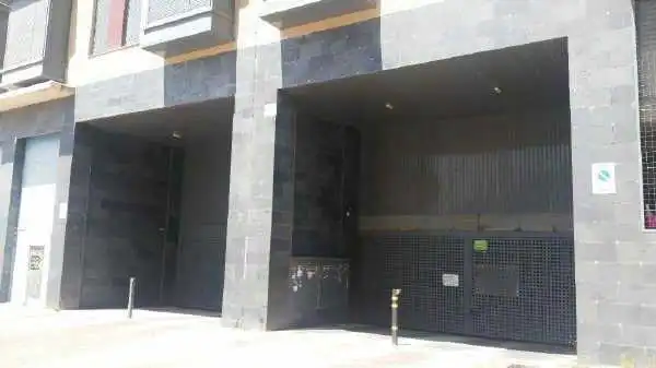 Außenansicht von Garage zum Verkauf in Madrid