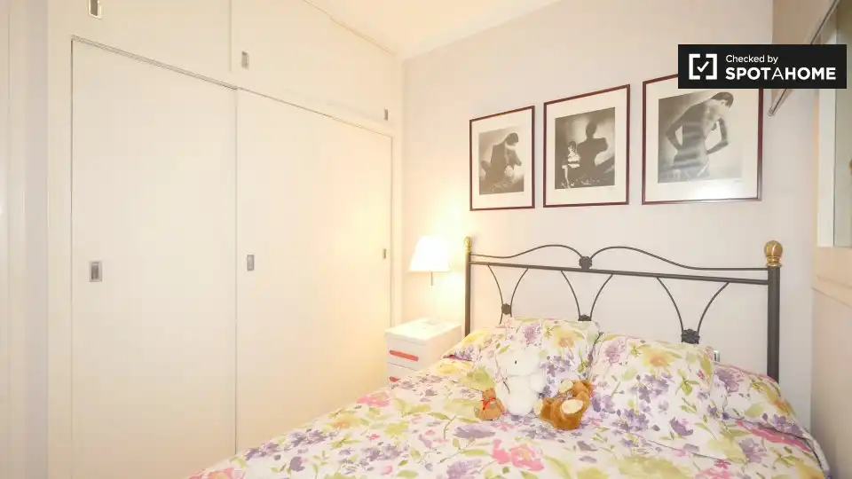 Habitación de Piso para compartir en Barcelona con Aire acondicionado, Calefacción y Amueblado
