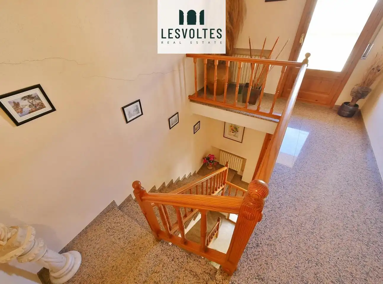 Casa amb terrassa en venda a calle de l'Escut Emporità, imagen 20