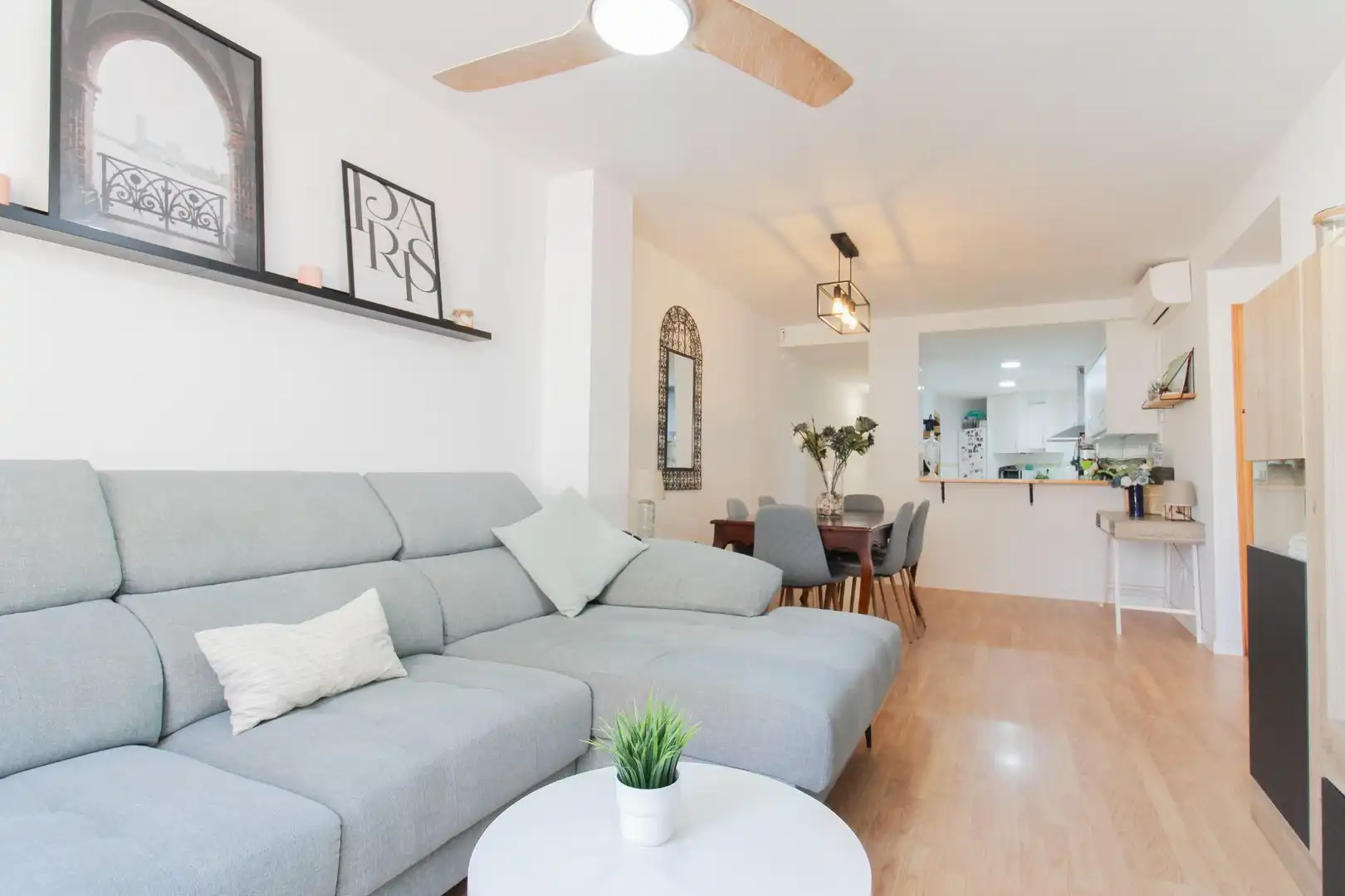 Wohnzimmer von Wohnung zum Verkauf in Benaguasil mit Klimaanlage und Alarm