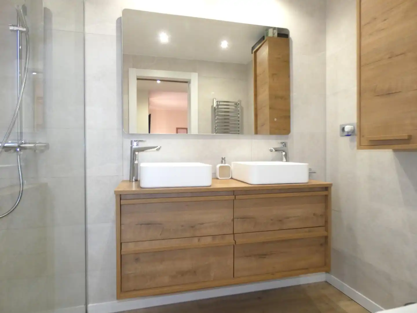 Bathroom of Detached homes for sale in Utebo  with Air Conditioner, Heating and Private garden