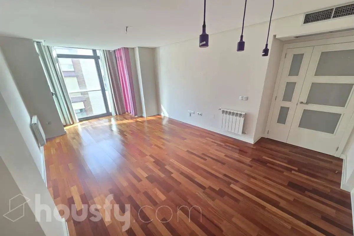 Living room of Flat for rent in Madrid  with Air Conditioner, Heating and Storage room