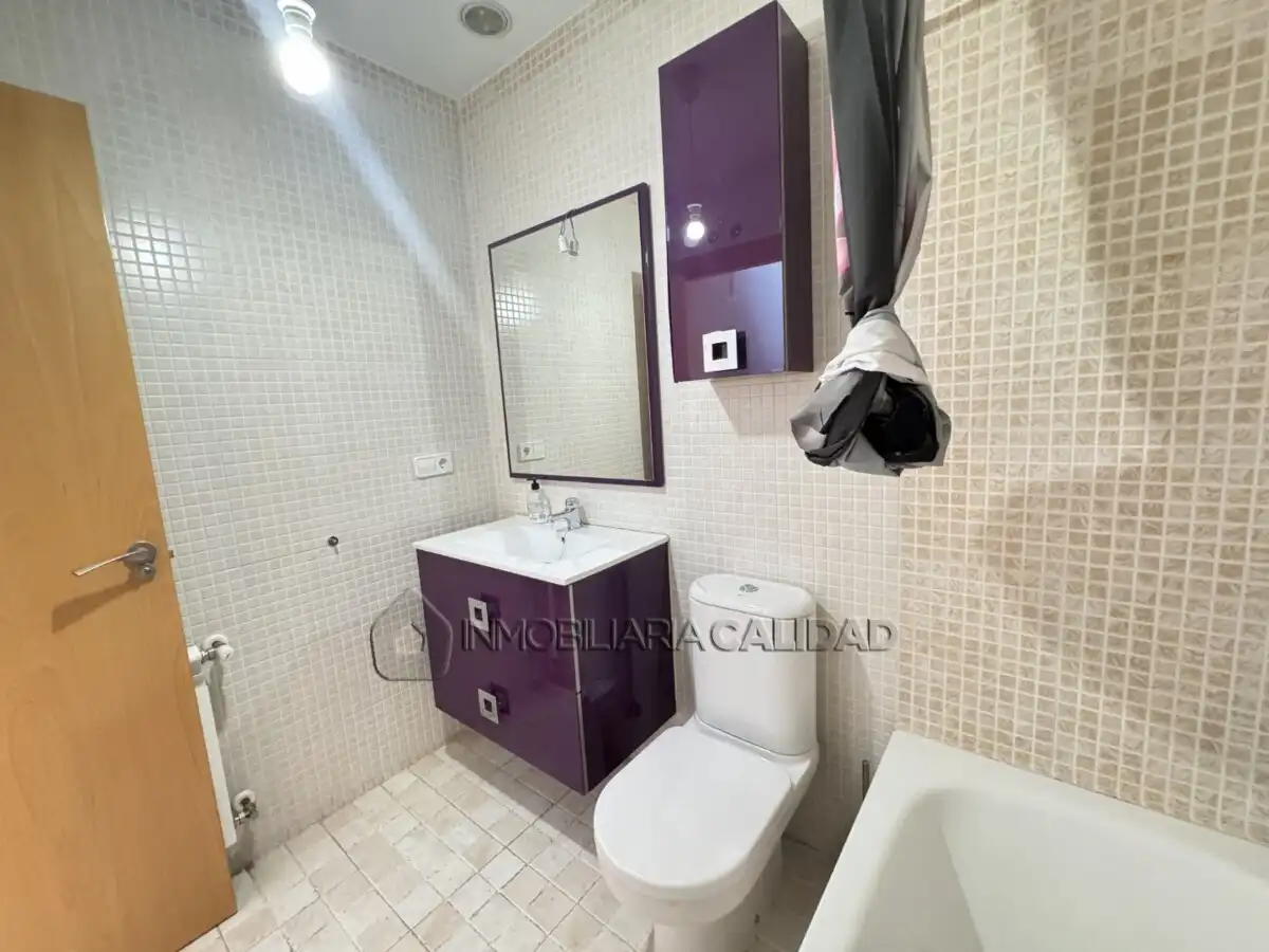 Bany de Casa o xalet en venda en Burgos amb Calefacció, Terrassa i Traster