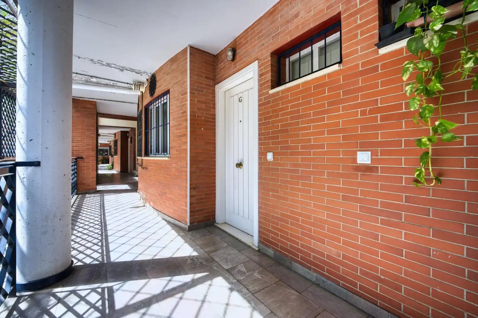 Exterior view of Duplex for sale in  Sevilla Capital  with Air Conditioner, Private garden and Storage room