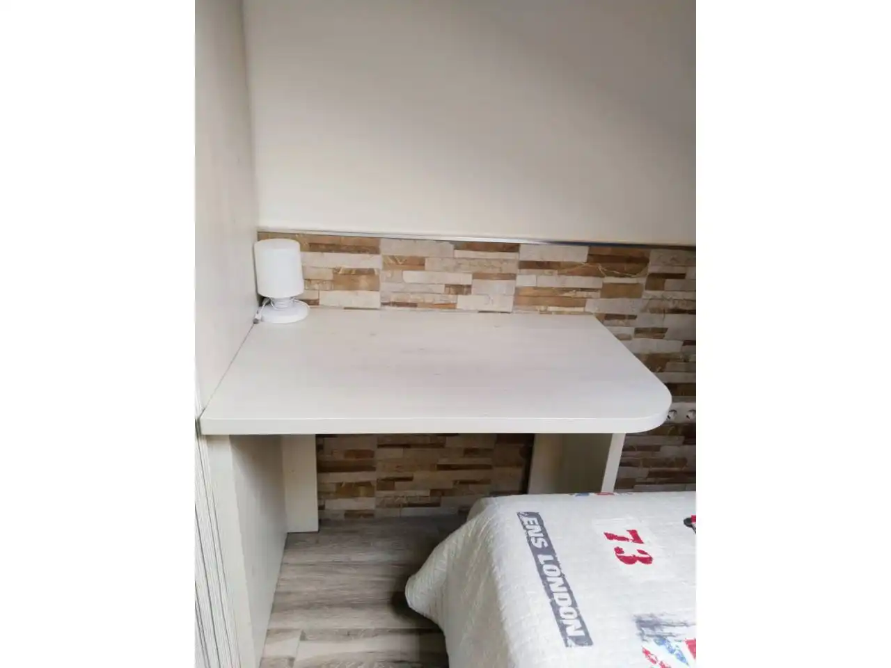 Dormitori de Apartament de lloguer en Burgos amb Calefacció, Parquet i Moblat
