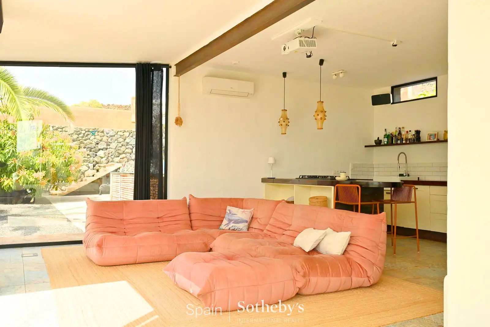 Sala de estar de Casa o chalet en venta en Los Llanos de Aridane con Aire acondicionado, Calefacción y Jardín privado
