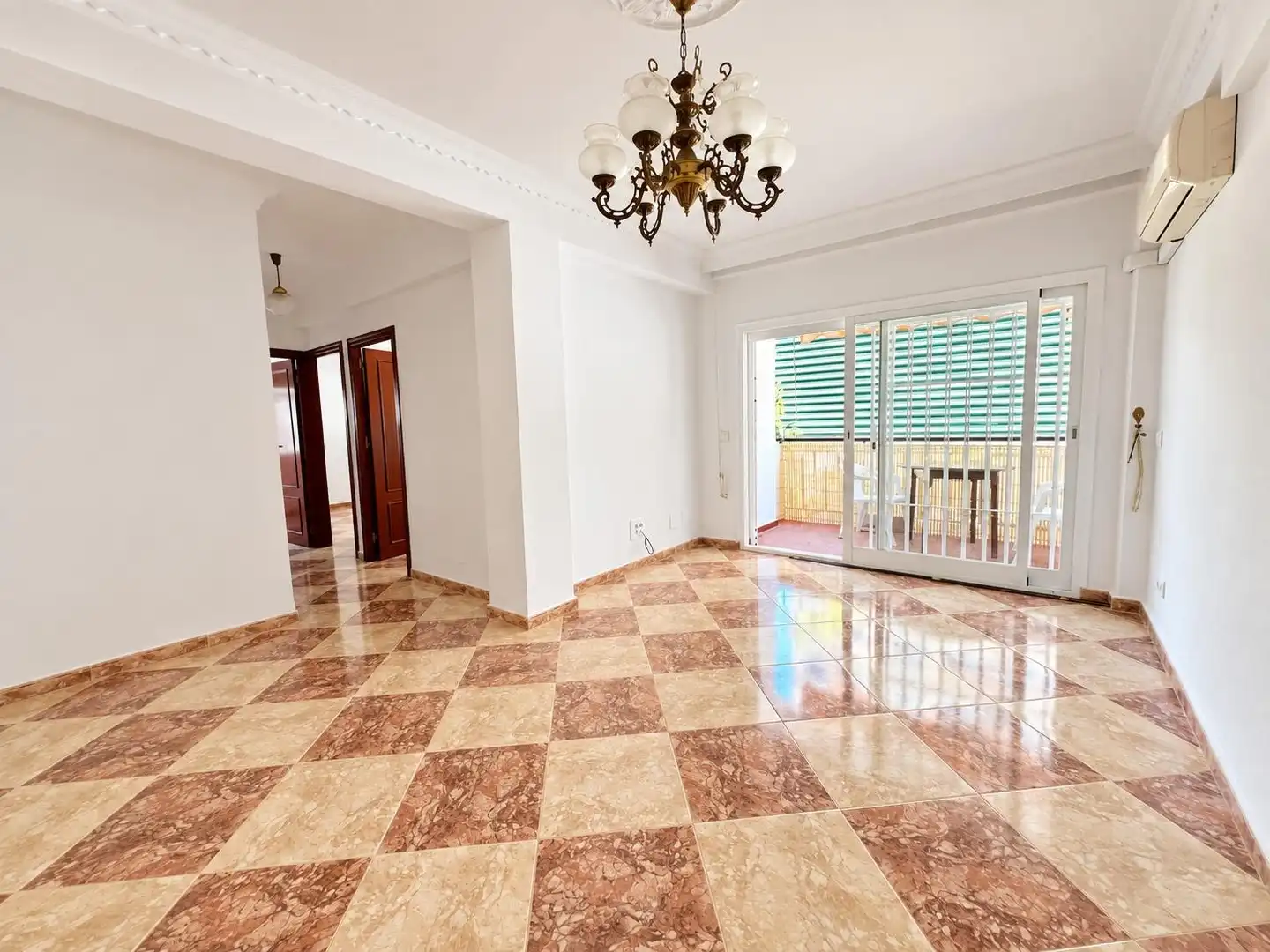 Apartamento de alquiler en Los Boliches