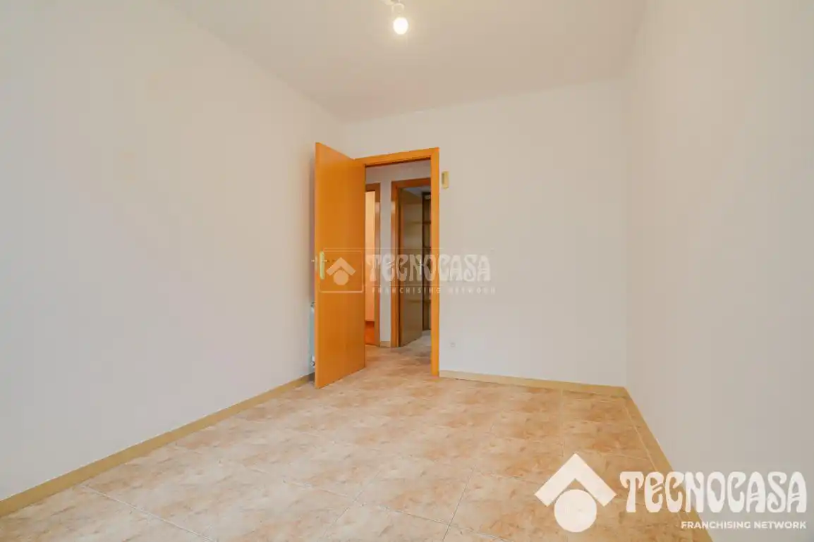 Bedroom of Flat for sale in Mataró  with Air Conditioner, Heating and Storage room