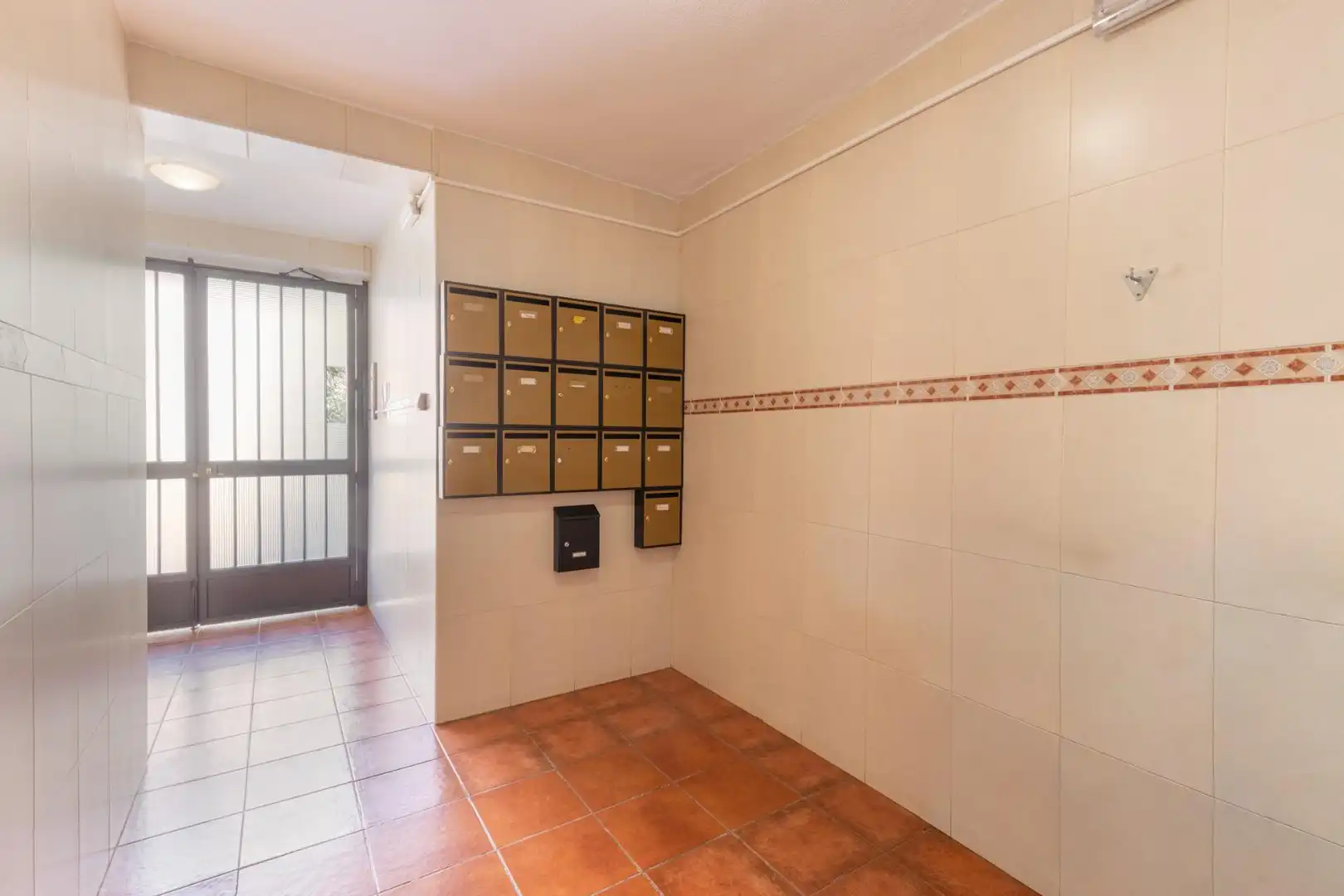 Flat for sale in Granada  with Air Conditioner and Terrace