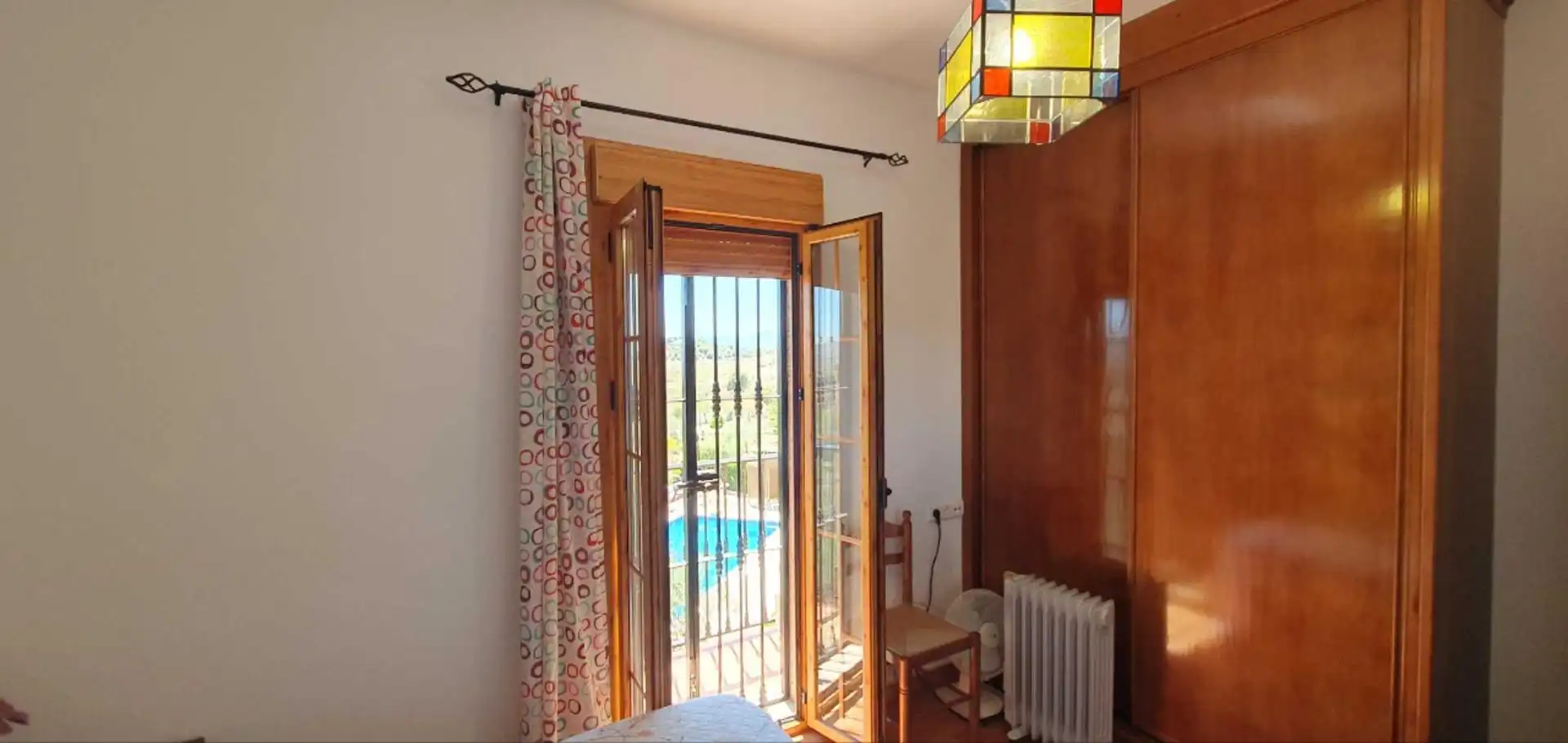 Dormitori de Finca rústica en venda en Málaga amb Aire condicionat, Calefacció i Jardí privat