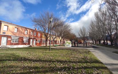 Exterior view of Single-family semi-detached for sale in Burgos Capital  with Heating