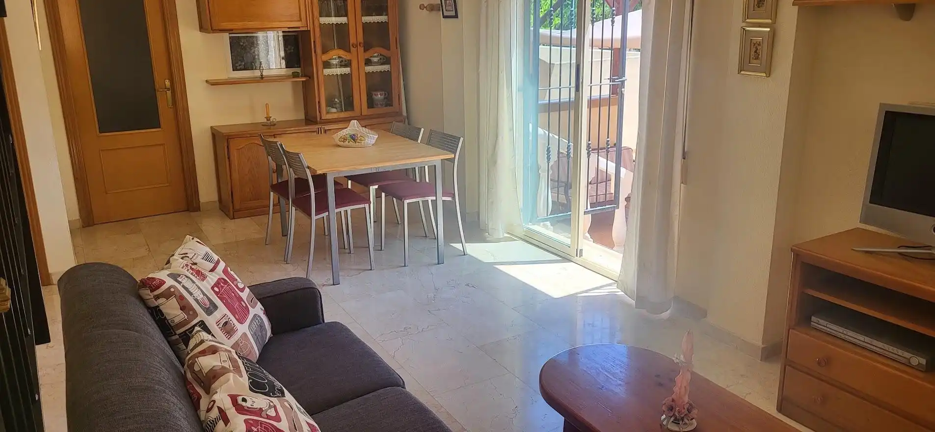 Bungalow avec terrasse à louer à Pueblo Español - Coveta Fumá, imagen 6