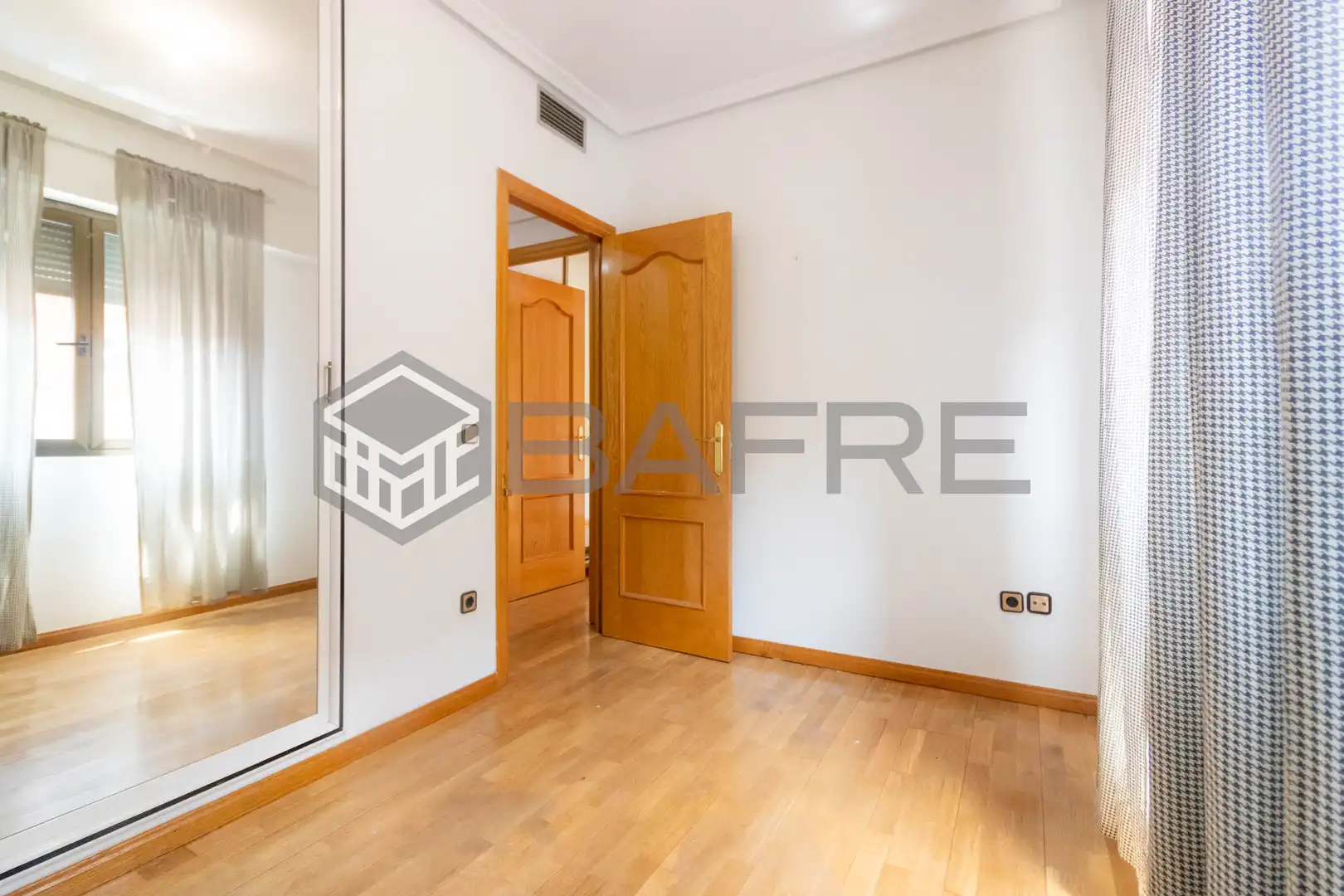 Habitación de Piso en venta en Madrid con Aire acondicionado
