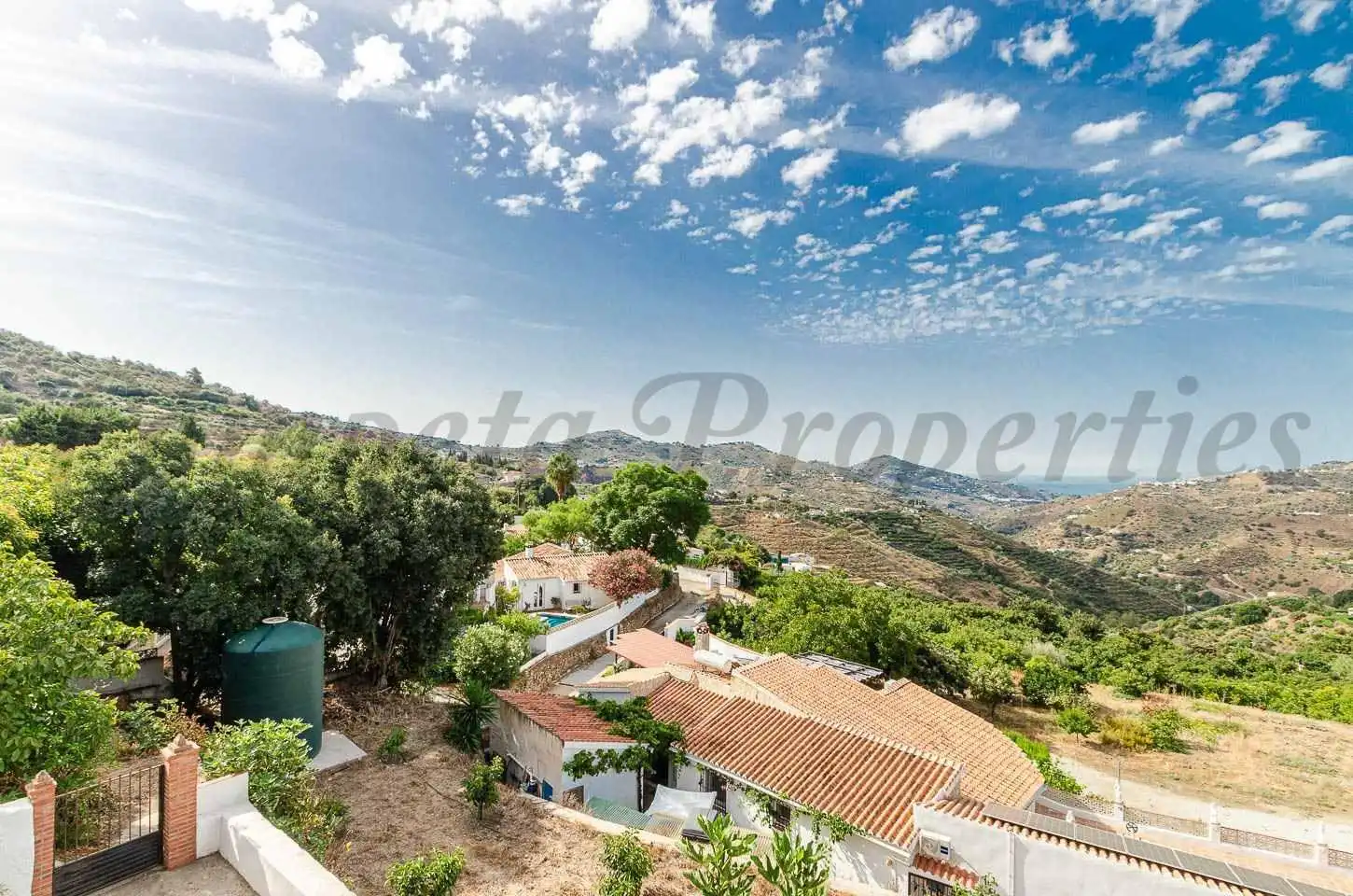 Houses for sale in Canillas de Albaida, Málaga