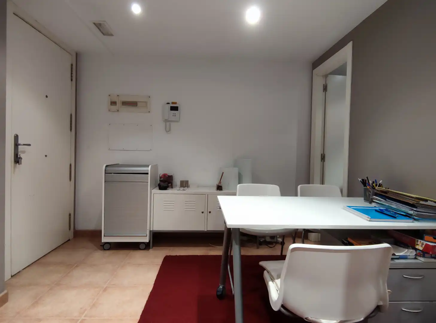 Büro zur Miete in Tiana mit Möbliert