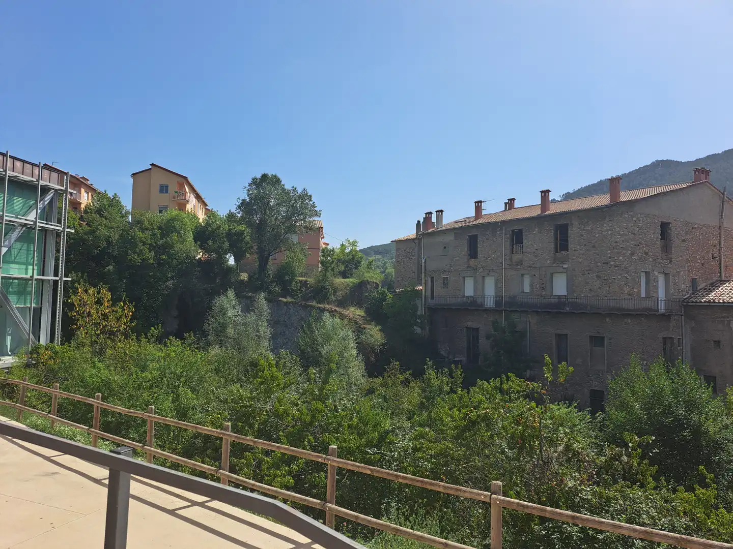 Vista exterior de Apartament en venda en La Pobla de Lillet, Barcelona