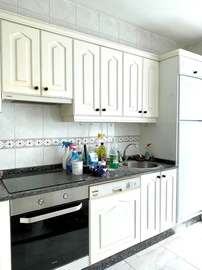 Cocina de Piso en venta en A Coruña Capital  con Calefacción y Trastero