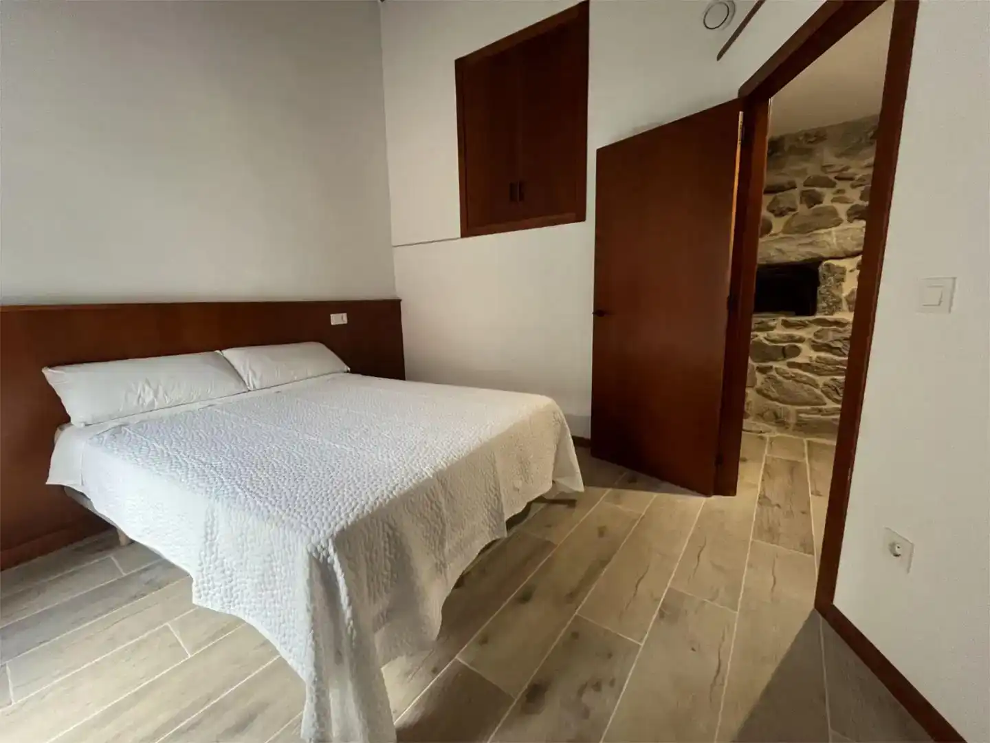 Schlafzimmer von Wohnung zur Miete in Melón mit Abstellraum