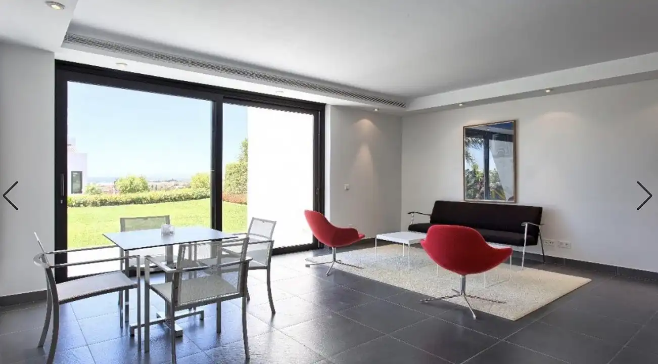Chalet con terraza en venta en Benahavís pueblo