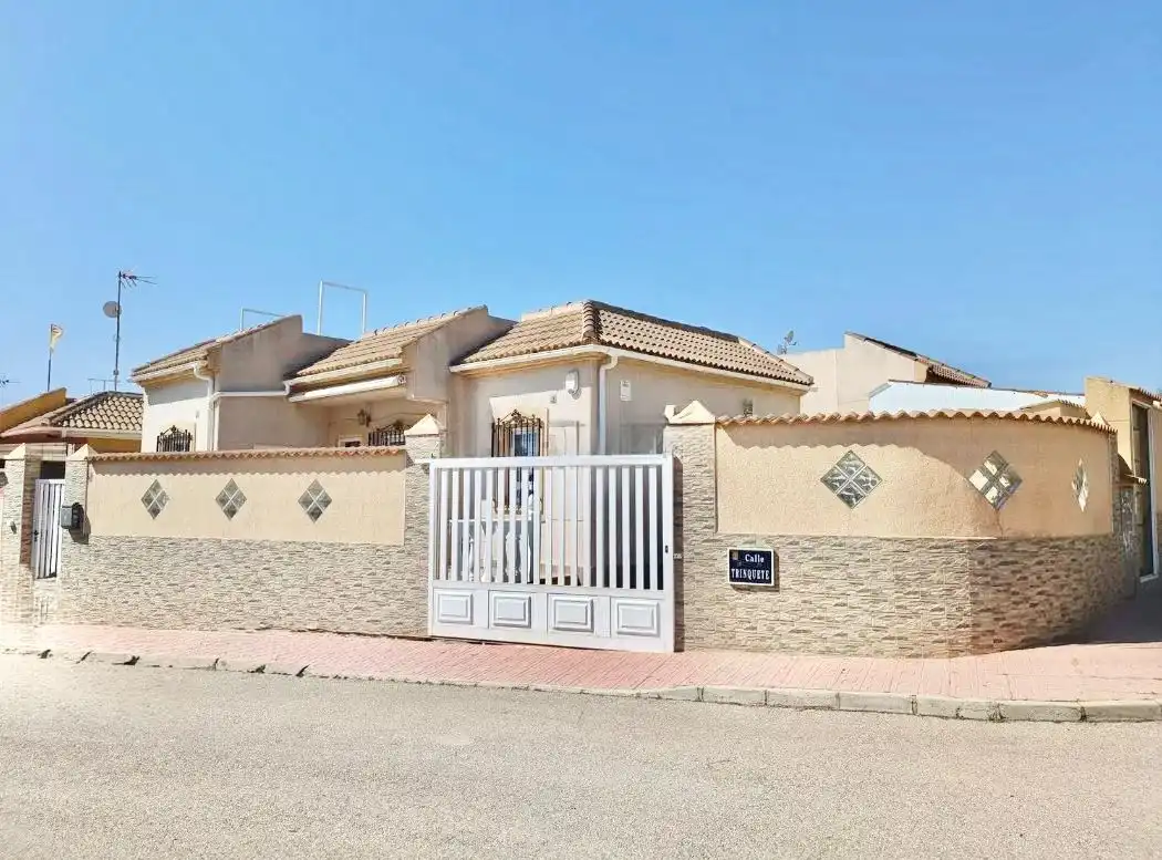 Chalet con jardín en venta en Trinquete