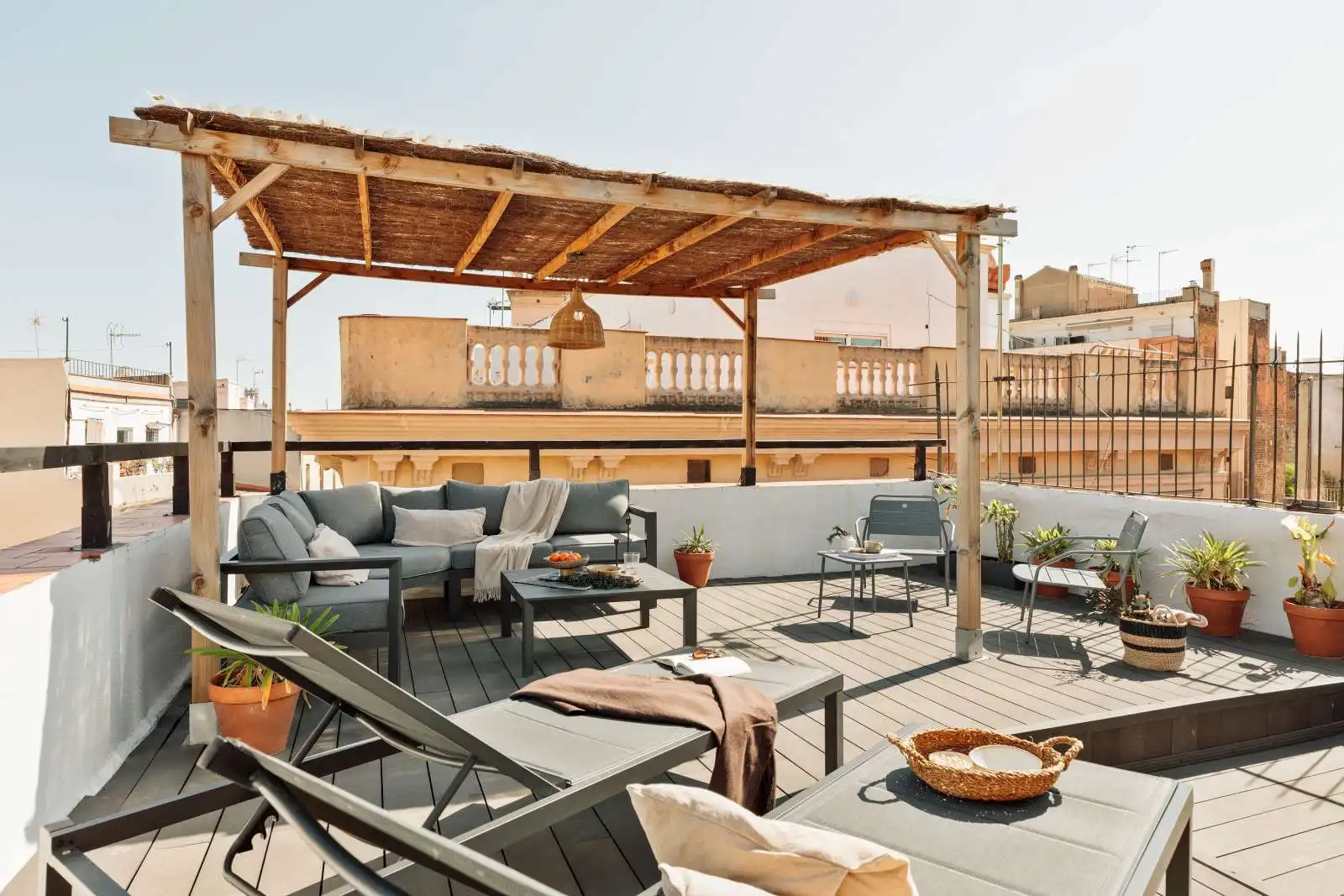 Terrace of Study for share in Barcelona  with Air Conditioner, Heating and Terrace
