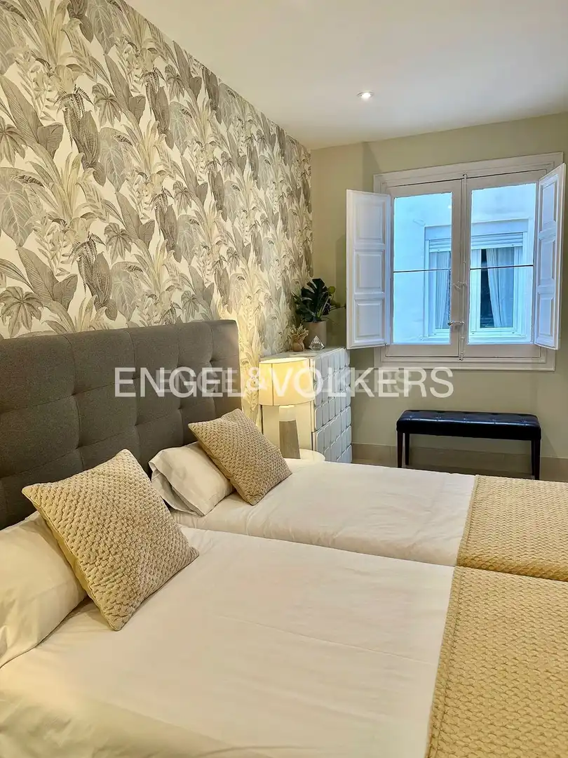 Bedroom of Flat for rent in Madrid  with Air Conditioner, Heating and Furnished