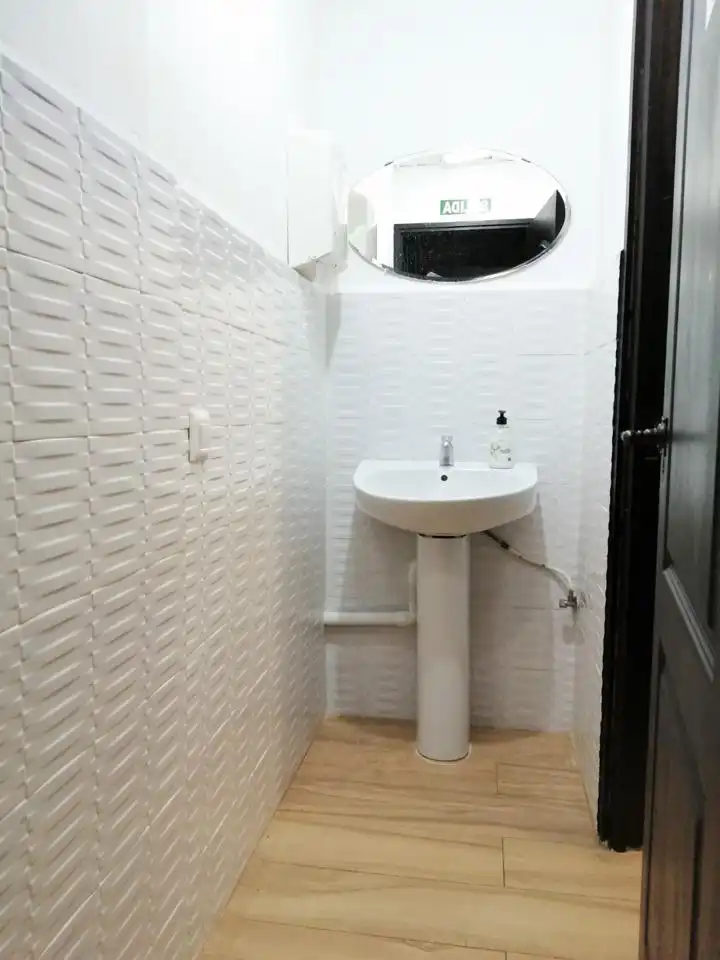 Bany de Local en venda en Gijón 