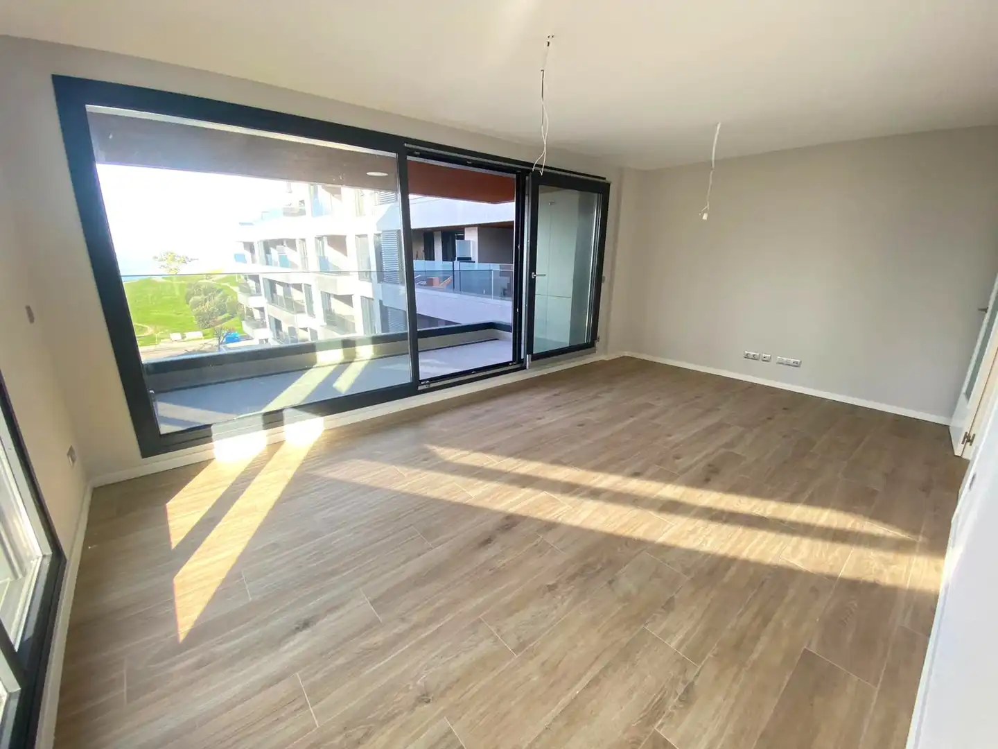 Living room of Flat for sale in Castro-Urdiales  with Heating, Parquet flooring and Terrace
