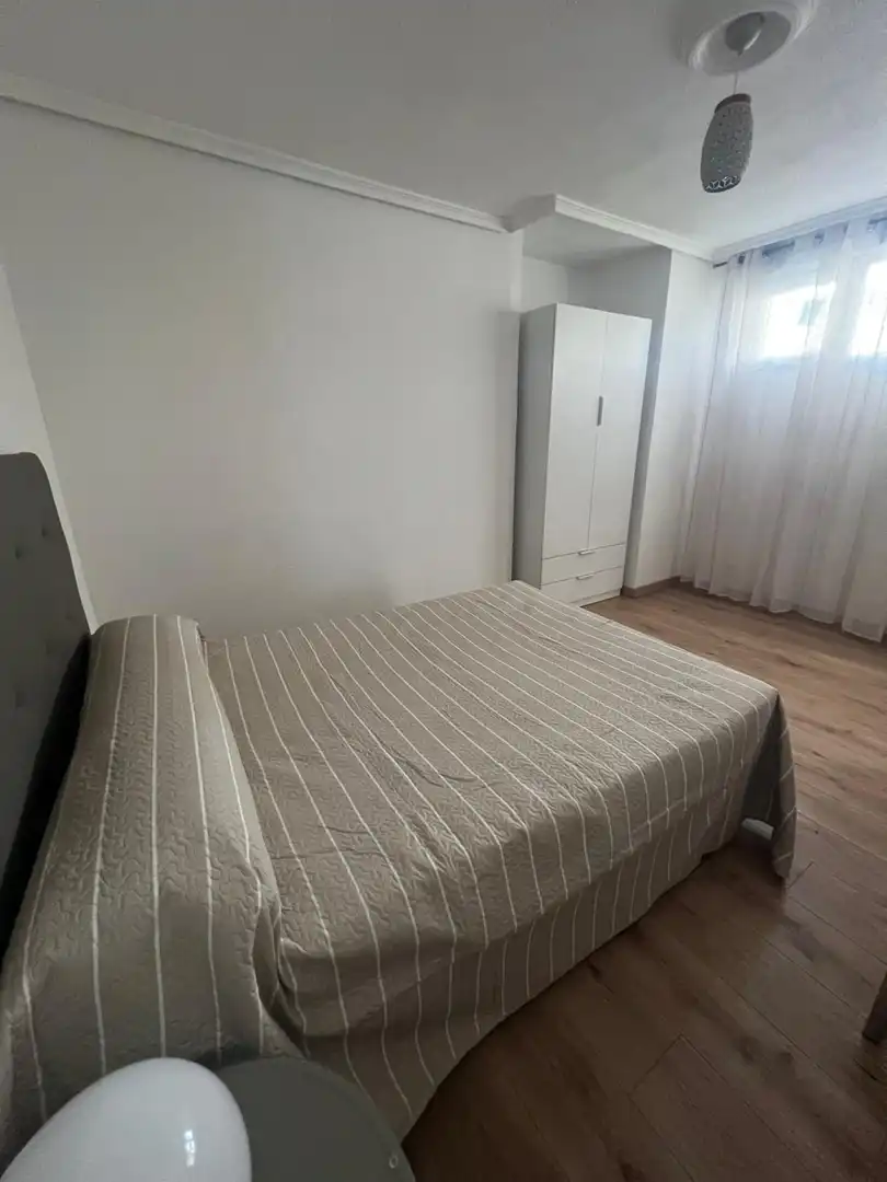 Bedroom of Flat for rent in Torrelavega   with Heating