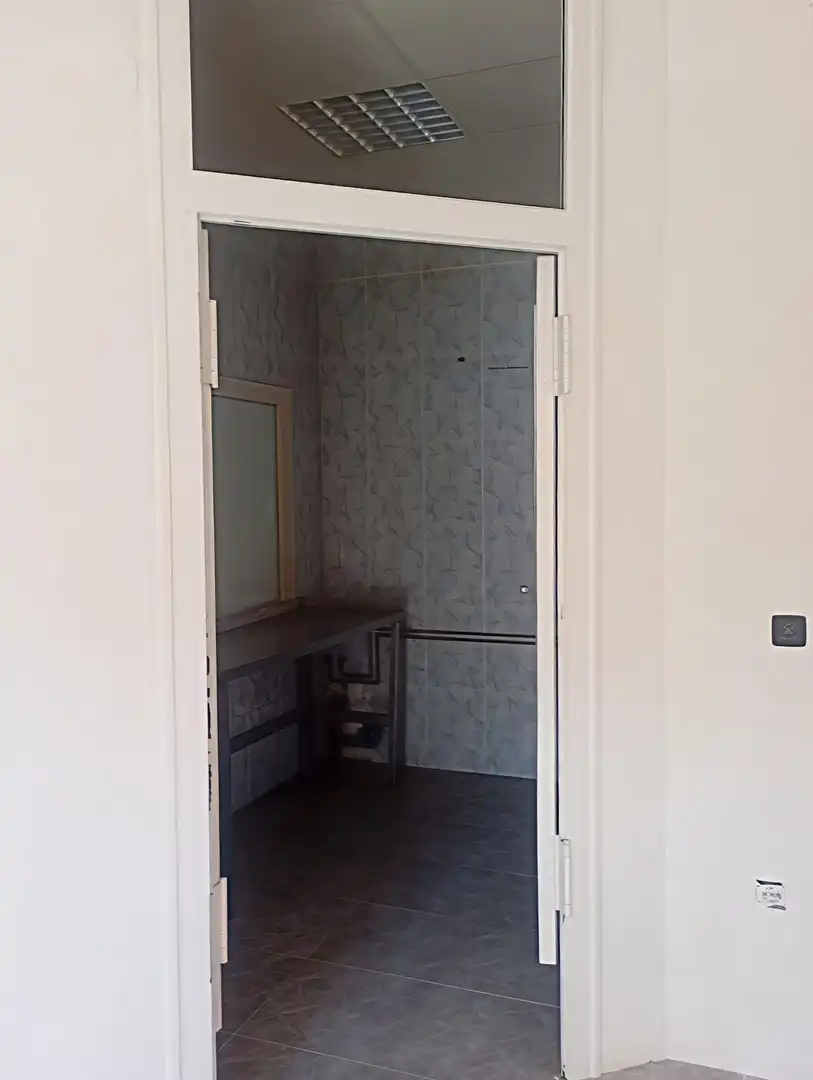 Baño de Local de alquiler en Cabezón de la Sal