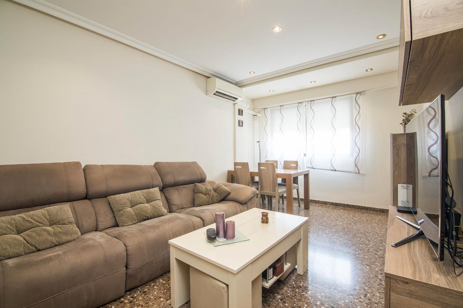 Living room of Flat for sale in Elche / Elx  with Air Conditioner