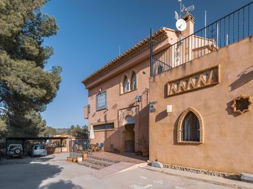 Chalet con jardín en venta en Alcublas