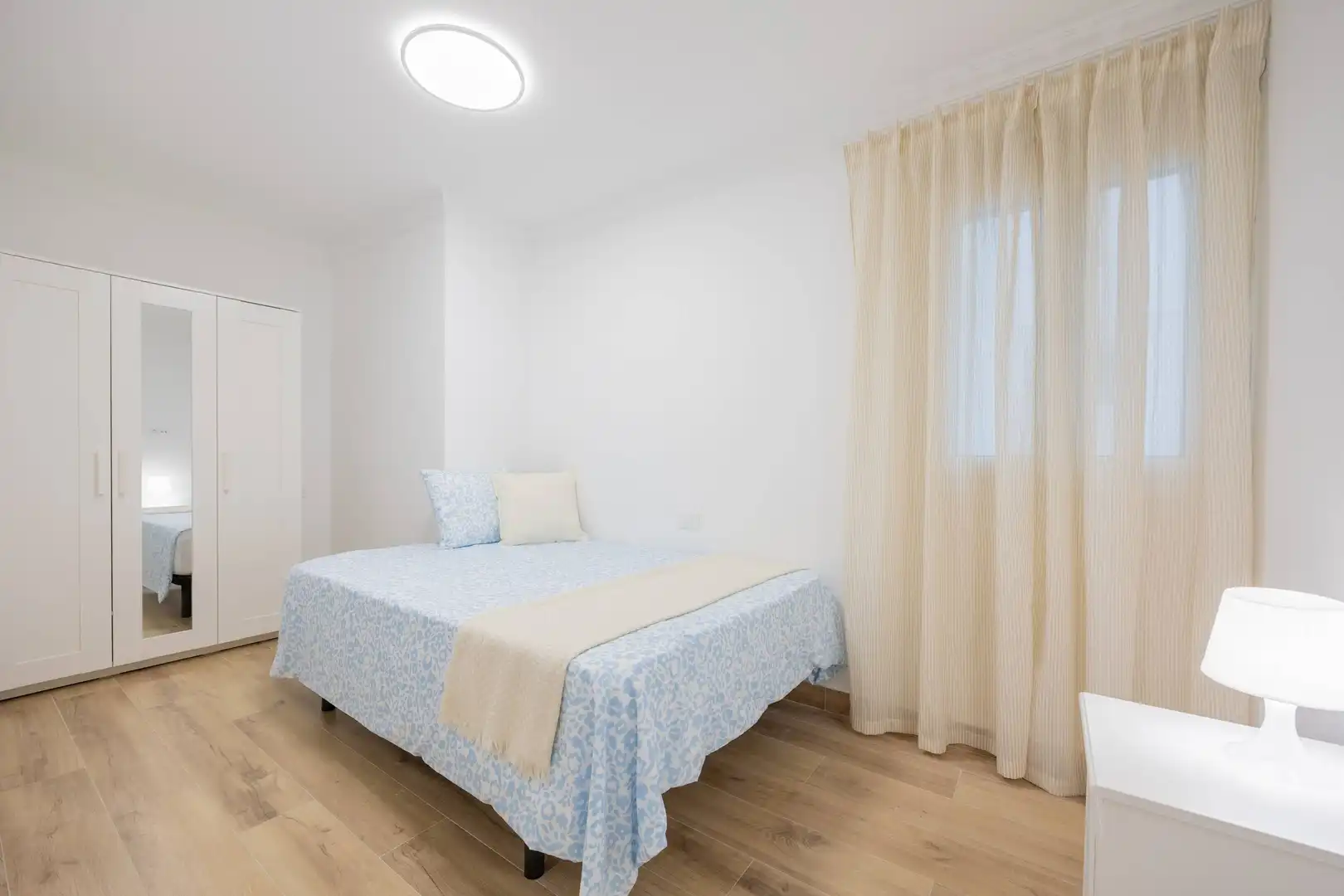 Habitación de Piso de alquiler en Las Palmas de Gran Canaria con Amueblado, Balcón y Alarma