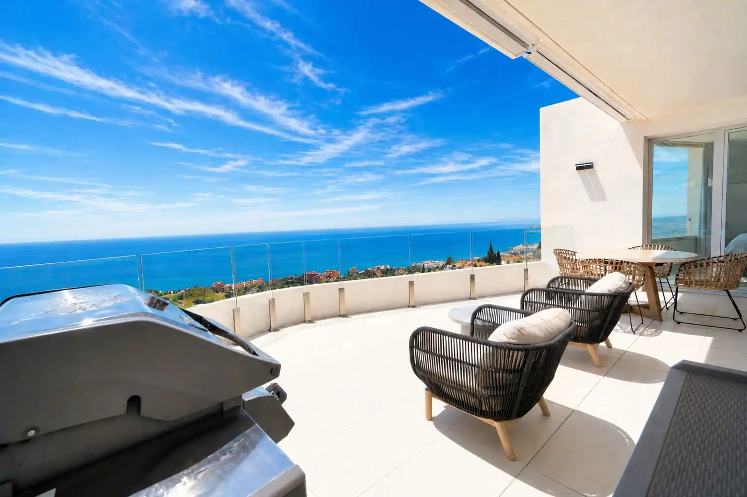 Terraza de Ático en venta en Benalmádena con Jardín privado, Alarma y Piscina comunitaria