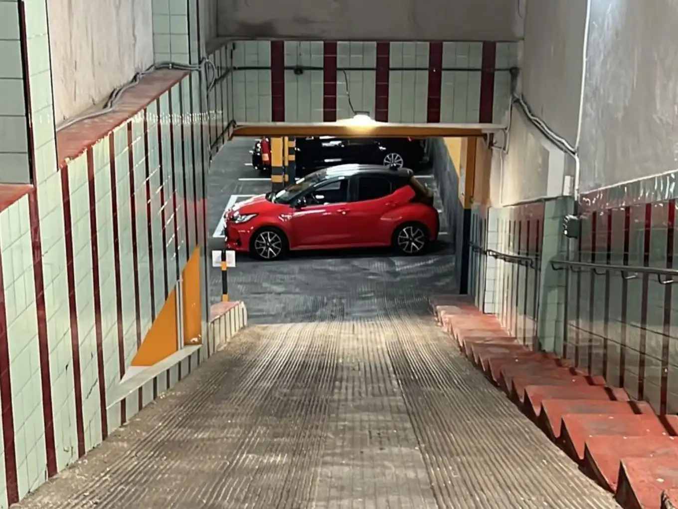 Parking of Garage for rent in Madrid  with Alarm