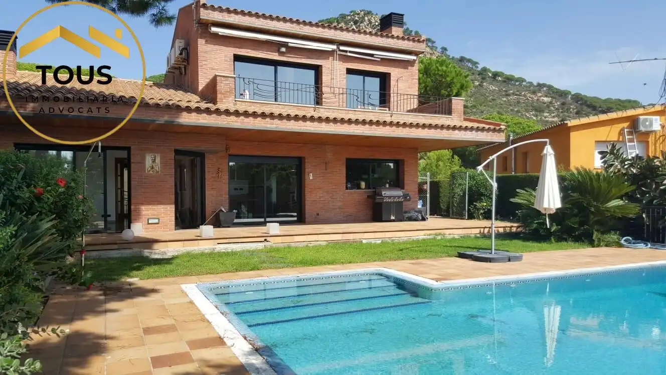 Casa con terrazza in vendita a Cabrils