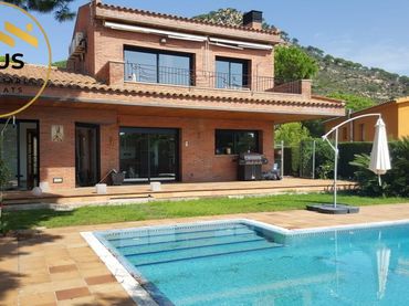 Casa con balcone in vendita a Cabrils