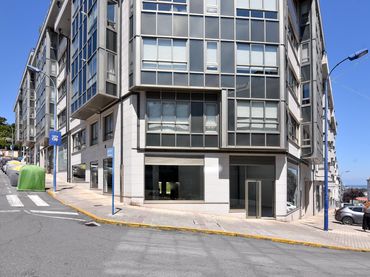 Local comercial de lloguer a Calle XESUS REY MARTINEZ 1